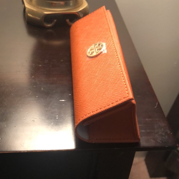 Tory Burch Eye glass case - Picture 5 of 5